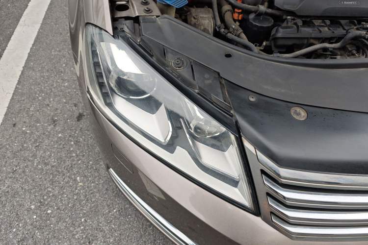 Used Volkswagen Magotan 2013 1.8TSI Luxury Model
