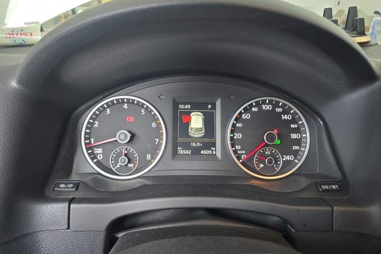 Used Volkswagen Tiguan 2016 300TSI Automatic Two-Wheel Drive Luxury Edition Instrument Cluster