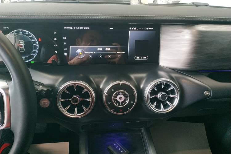 Used Tank 300 2021 Off-Road Edition 2.0T Conqueror Audio And AC Panel