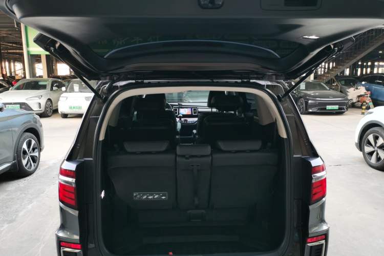 Used Honda Elysion 2019 2.0L Hybrid Luxury Edition
