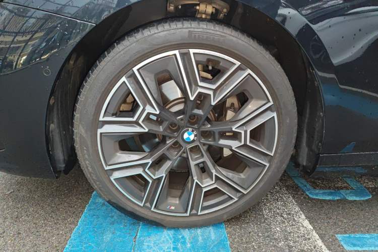 Used BMW 5 Series 2025 530Li Luxury Edition M Sport Package
