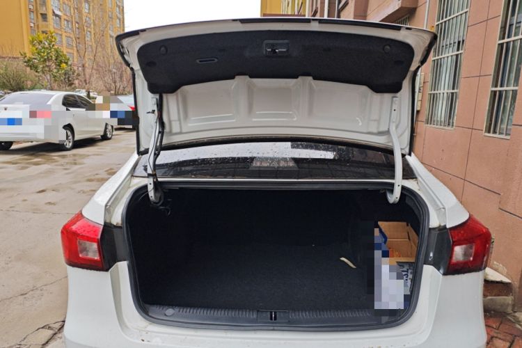 Used Roewe 360 2015 1.5L Automatic Luxury Edition
