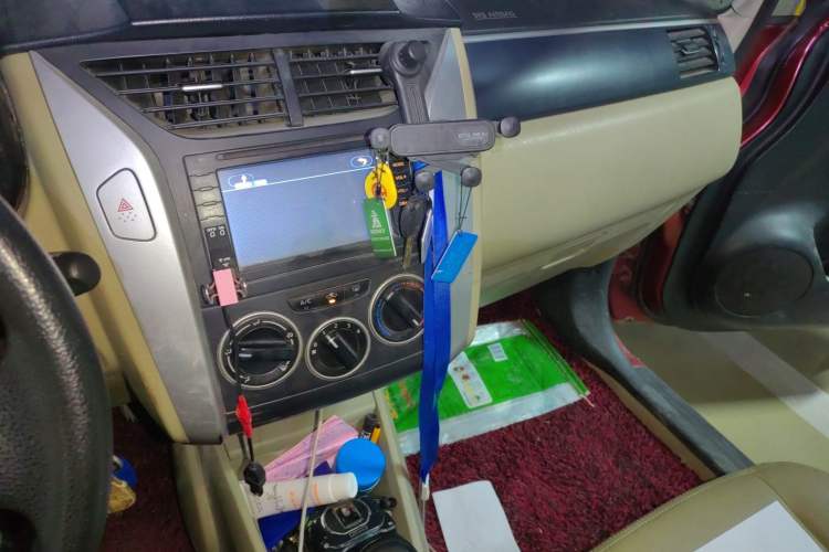 Used Venucia R50 2013 1.6L Manual Luxury Edition