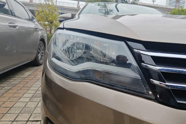 Used Volkswagen Bora 2014 1.6L Manual Fashion Edition
