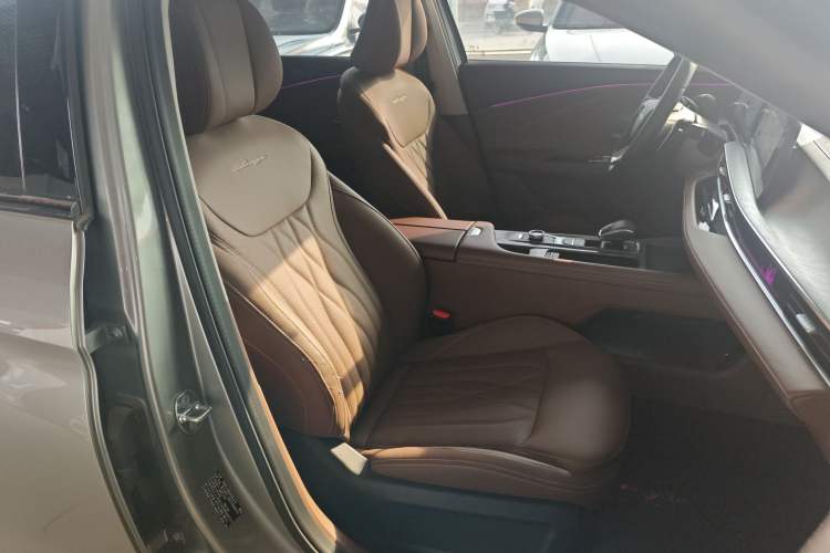 Used Chery Arrizo 8 2023 High-Performance Edition 2.0T DCT Powerfully Equipped Right Front Seat