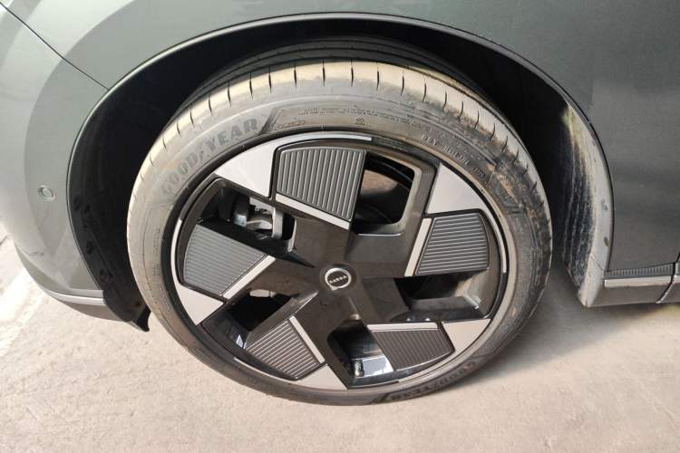 Used Volvo Volvo XC70 Plug-in Hybrid 2026 Model Four-Wheel Drive Long-Range Ultra