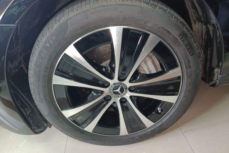 Used Mercedes-Benz E-Class New Energy 2022 Restyled E 350 e L Plug-in Hybrid Sports Sedan Left Front Wheel Hub