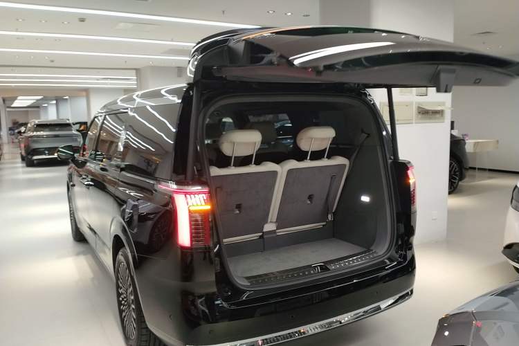 Used Zeekr 009 2024 Six-Seat Executive Version 4WD 108 kWh