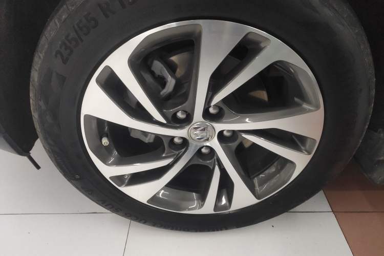 Used Buick Envision 2022 Encore S 552T Two-Wheel-Drive Luxury Model
