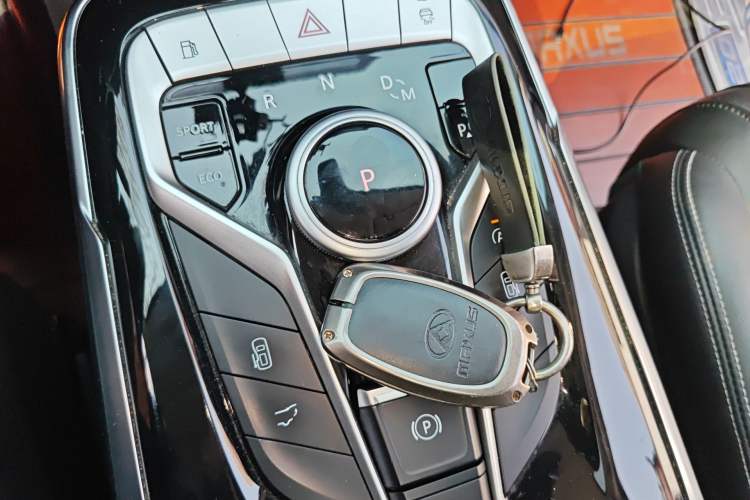 Used SAIC MAXUS G20 2020 2.0T Gasoline Automatic Luxury Executive Edition