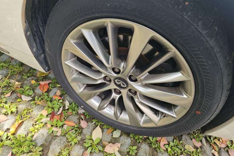 Used Infiniti Q50L 2018 2.0T Enjoyment Edition China V standard
