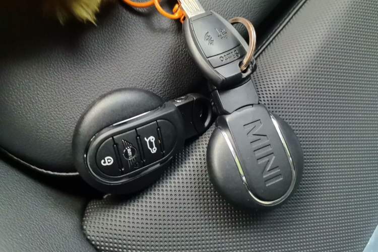 Used MINI 2022 1.5T COOPER Artist Vehicle Key