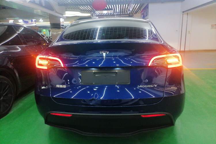 Used Tesla Model Y 2021 Long-Range All-Wheel-Drive Version 3D7
