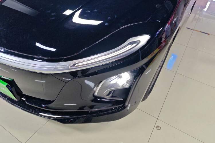 Used Hongqi E-QM5 2025 500km Range Commuter Version
