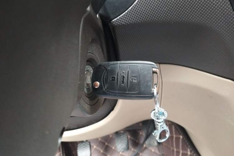 Used Wuling Hongguang 2016 1.5L S1 Deluxe Model China V-standard Vehicle Key