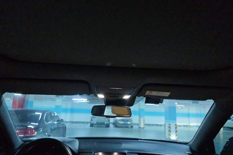 Used Honda UR-V 2020 370TURBO Four-Wheel Drive Prestige Edition Headliner