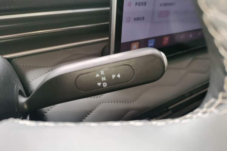 Used Dongfeng NAMMI 01 2024 430 Plus Smart+ Gear Lever