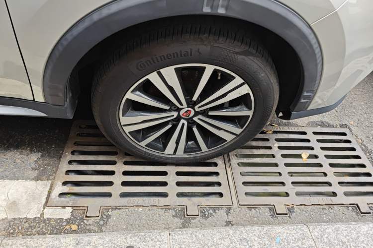 Used Roewe RX5 New Energy 2017 eRX5 50T Hybrid Connected Prestige Flagship Edition
