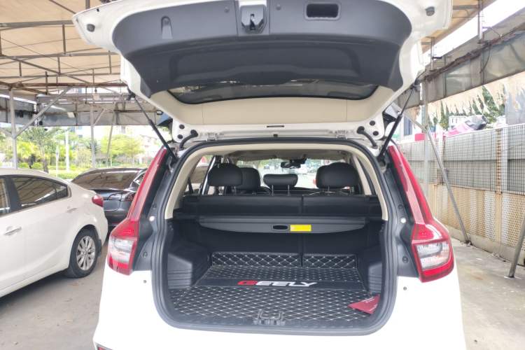 Used Geely Auto Vision X6 2018 1.4T CVT 4G Connected Flagship Edition Trunk