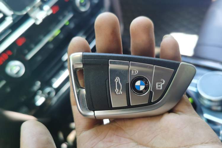 Used BMW X5 2017 xDrive28i Vehicle Key