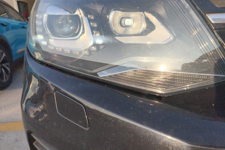 Used Volkswagen Touareg 2011 3.0 TSI High-End Version