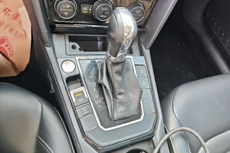 Used Volkswagen Lamando 2019 280TSI DSG Comfort Edition China VI standard Gear Lever
