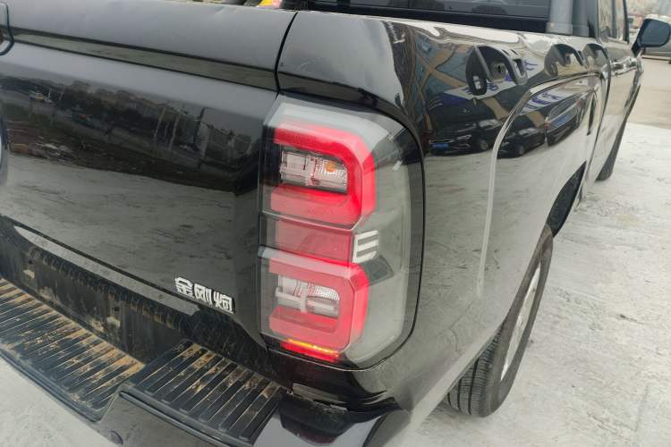 Used Great Wall King Kong Poer 2023 2.0T Automatic Diesel Two-Wheel-Drive Elite Version Flatbed GW4D20M
