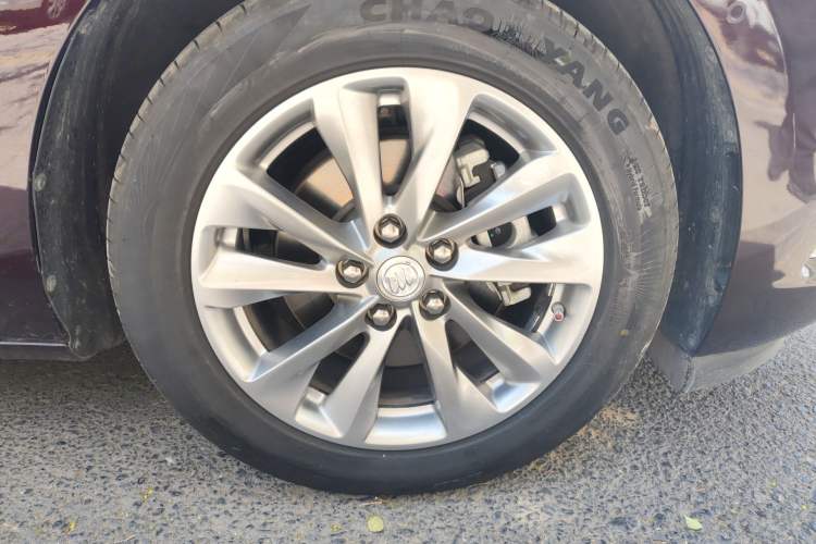 Used Buick GL8 2022 Avenir Aivia Six-Seat Deluxe Edition Right Front Wheel Hub