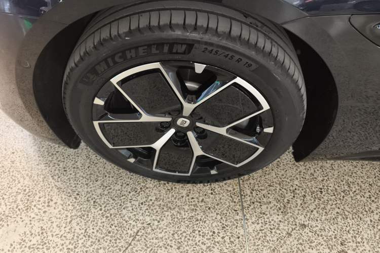 Used Xiaomi Auto SU7 2024 Rear-Drive Ultra-Long Range Advanced Pro-Level Intelligent Driving Version Exterior 4