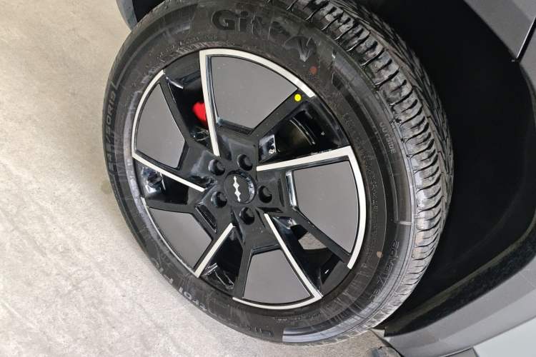 Used Formula Leopard Titanium 3 2025 501KM All-Wheel Drive Intelligent Driving Ultra Version