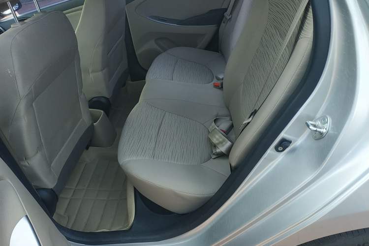 Used Hyundai Verna (older generation) 2014 1.4L Manual Smart GLS Trim