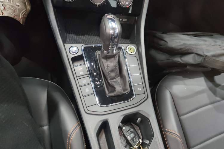 Used Volkswagen Bora 2024 200TSI DSG EnjoyDrive PRO Edition Gear Lever