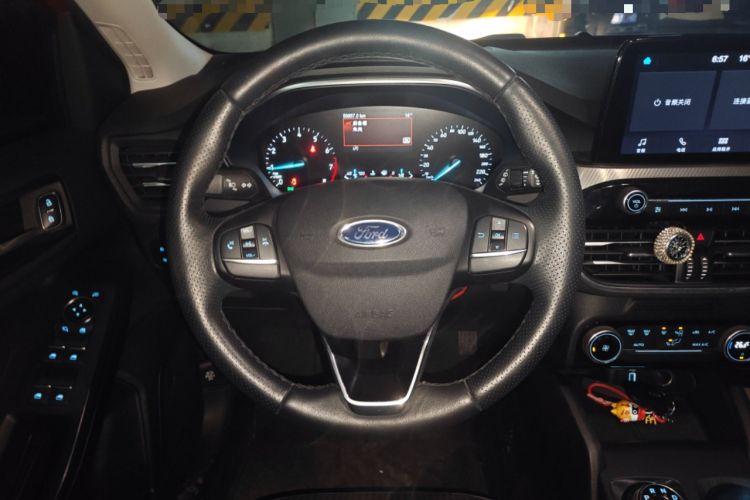 Used Ford Focus 2020 Hatchback EcoBoost 180 Automatic Trend Edition Steering Wheel