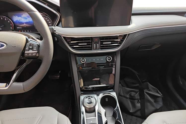 Used Ford Escape 2024 EcoBoost 245 Two-Wheel-Drive Titanium Edition Audio And AC Panel