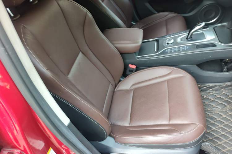 Used Wey VV6 2020 2.0T Two-Wheel Drive Smart Protection+ Right Front Seat