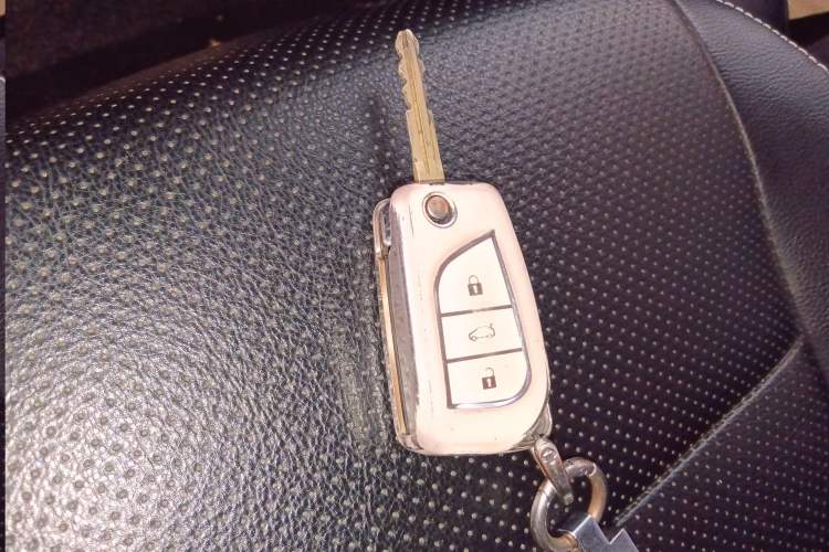 Used Toyota YARiS L Zhi Xuan 2021 X-Trail 1.5L CVT Leading Edition Vehicle Key