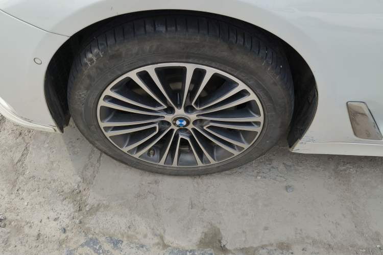 Used BMW 5 Series 2018 Facelifted 530Li Luxury Edition Premium Package
