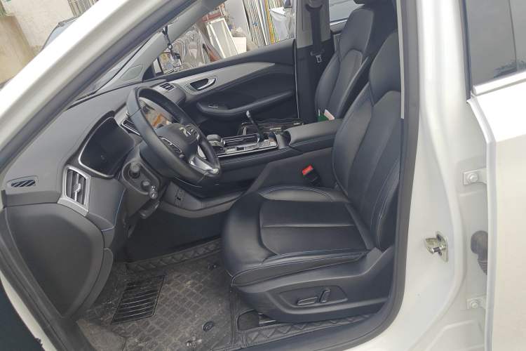 Used Rising ER6 2020 620 km Smart Edition Left Front Seat
