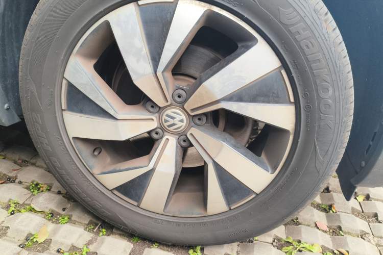 Used Volkswagen Tayron 2019 330TSI Two-Wheel Drive Luxury Model China VI Standard Right Front Wheel Hub