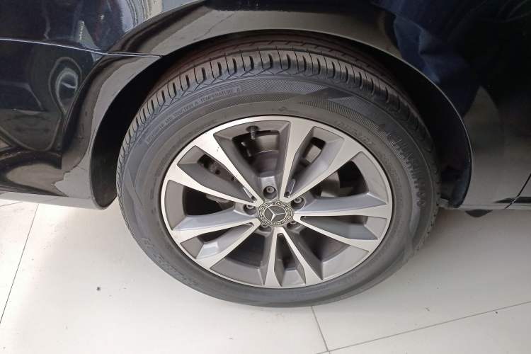 Used Mercedes-Benz V-Class 2021 V 260 Avantgarde Edition
