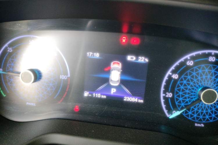 Used Hongqi E-QM5 2022 431 km Charge & Enjoy Edition
