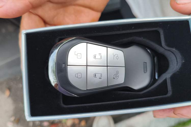 Used XPeng X9 2026 Model Pure Electric 650 UltraSE Vehicle Key