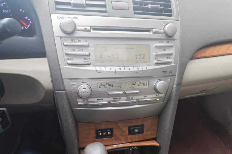 Used Toyota Camry 2009 240G Luxury Edition Audio And AC Panel