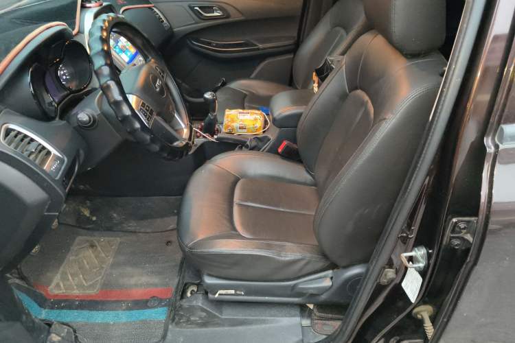 Used JMC Baodian 2020 2.5T Diesel Two-Wheel Drive Comfort Edition Standard Wheelbase JX4D25A6L Left Front Seat