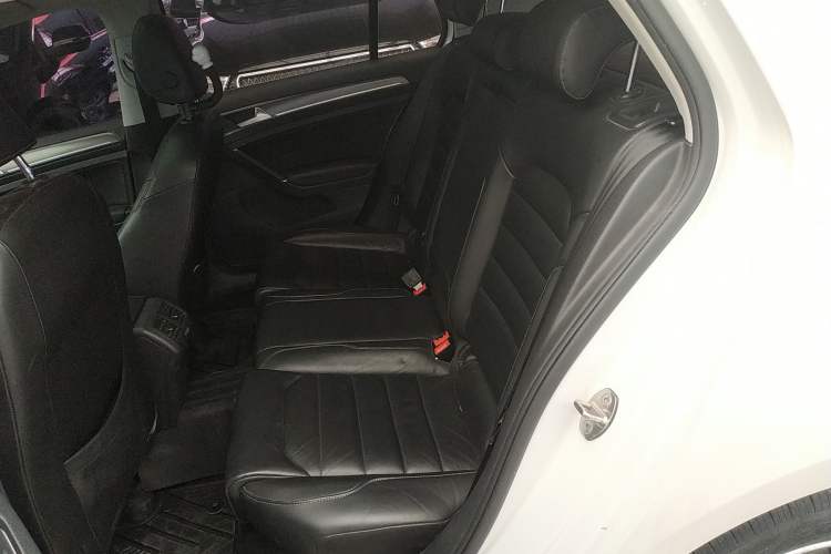 Used Volkswagen Golf 2015 1.4TSI Automatic Luxury Model
