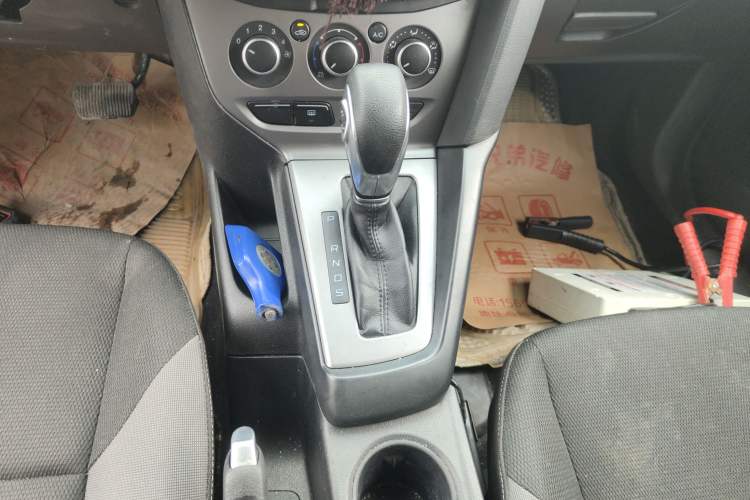 Used Ford Focus 2012 Hatchback 1.6L Automatic Comfort Model Gear Lever