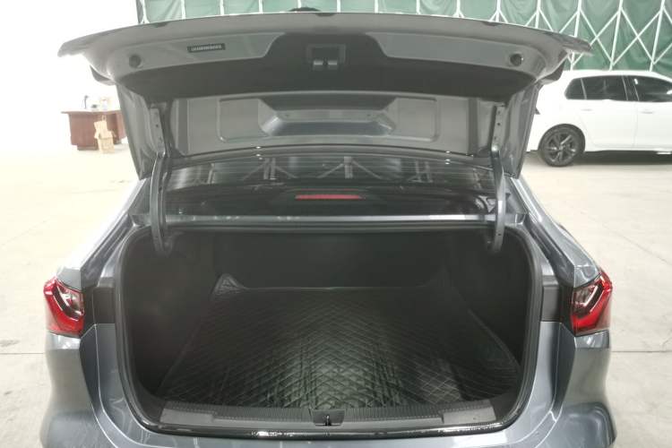 Used Roewe i5 2023 1.5L Manual Comfort Edition Trunk