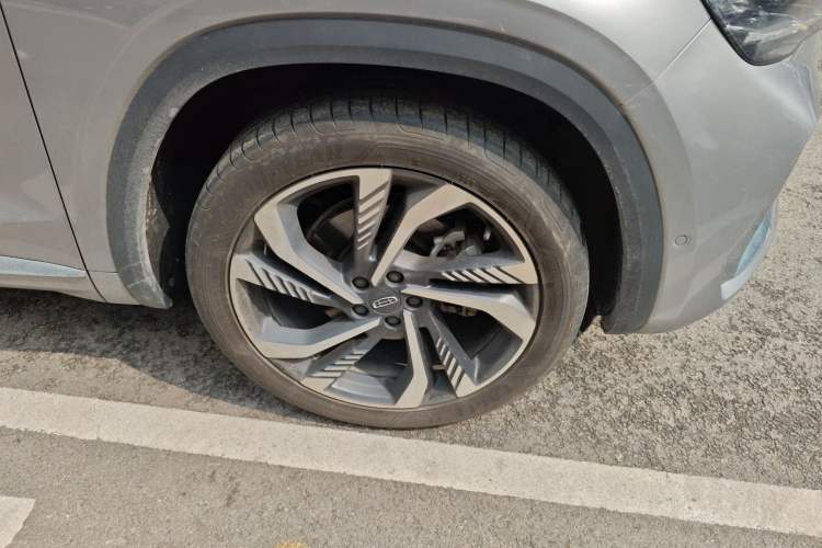 Used Geely Auto Monjaro L 2021 2.0TD DCT EVO Two-Wheel Drive Smart Luxury Version Right Front Wheel Hub