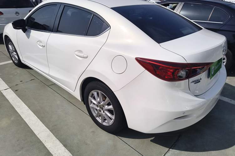Used Mazda Mazda 3 Axela 2014 Sedan 1.5L Automatic Luxury Model