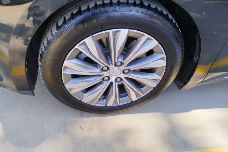 Used Hongqi E-QM5 2023 620km PLUS
